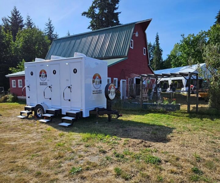 Cozy Cove Restroom Trailer Rental The Four Seasons Restroom4 door luxury bathroom trailer rentals for a Poulsbo wedding.
